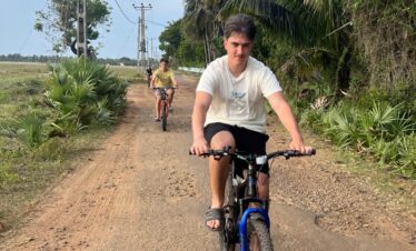 cycling_biketour community srilanka_jaffna_children activity jaffna