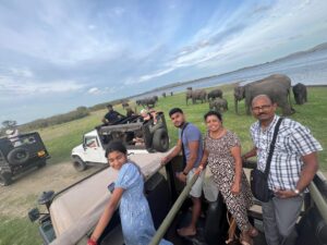 elephantsaffari_mineriya_srilanka_exploreyarl_Minneriya Safari