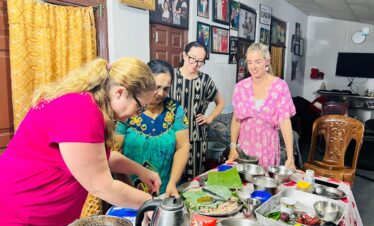 Jaffna Cooking Class - learning to prepare traditional Tamil cuisine srilanka_pittu_crab curry prowns sambal vadai mothakam